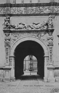 Historical postcard, picture postcard, portal of the Fürstenhof in Wismar, Mecklenburg-Vorpommern,