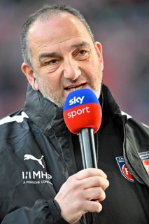 Coach Frank Schmidt 1. FC Heidenheim 1846 FCH in an interview Microphone Logo SKY WWK Arena,