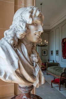 Bust and antechamber at Château de Bel?il, Baroque castle in Beloeil and residence of the princes