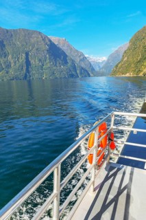 Cruise boat on Milford Sound, Fiordland National Park, South Island, New Zealand