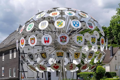 The coat of arms tree of Bergneustadt in the Oberbergischer Kreis, 102 panels show the coats of