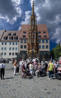 Tourists at the Beautiful Fountain, Main Market Square, Nuremberg, Middle Franconia, Bavaria,