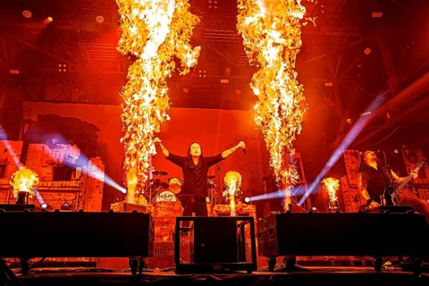 Marcus Bischoff, singer of Heaven Shall Burn, live on Heimat Over Europe Tour 2026 at Munich Zenith