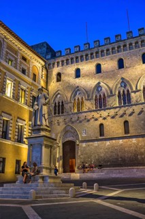 Piazza Salimbeni, Siena, Tuscany, Italy