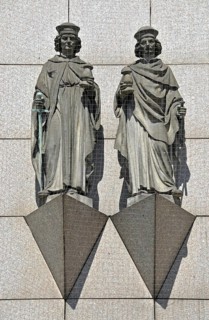 The sandstone figures of Essen's patron saints and Saints Cosmas and Damian in the entrance area of
