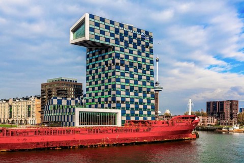 Shipping and Transport College, houses educational institutions for the maritime industry, City