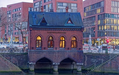 The Fleetschlösschen, a restaurant, in Hamburg's Speicherstadt am Holländischbrookfleet.