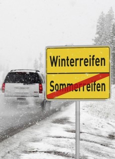 Winter road, compulsory winter tyres, Alpine sign, snow, snowfall, slippery road, road safety, risk
