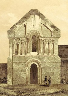 Castle church ruin, county Norfolk, Norman period, visitor, entrance, façade, columns,