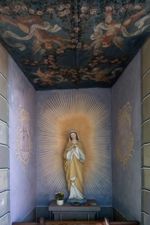 Devotional chapel with sculpture of the Virgin Mary, Riegel am Kaiserstuhl, Baden-Württemberg,