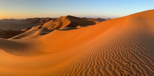 Sand dunes in the Rhub al Khali desert, empty quarter, largest sandy desert in the world, Oman