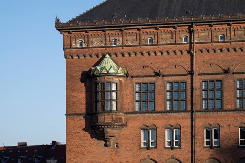 Brick façade with bay window, town hall in the National Romantic style by Martin Nyrop, Town Hall