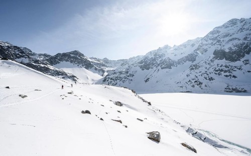 Ski tourers at the reservoir, Finstertal reservoir, ascent to Sulzkogel, Kühtai, Stubai Alps,