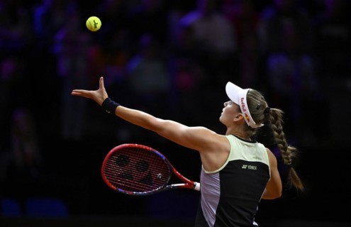 Elena Rybakina (KAZ) action, serve, tennis, Porsche Cup 2024, Porsche Arena, Stuttgart,