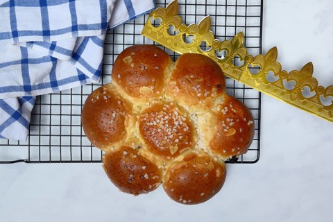 Epiphany cake and paper crown on a cake rack, Switzerland