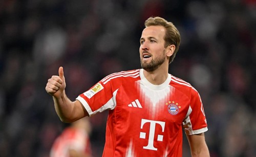 Harry Kane FC Bayern Munich FCB (09) Gesture Gesture Thumbs up Football Bundesliga, Allianz Arena,