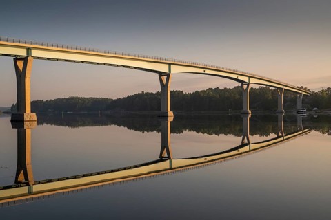 Morning atmosphere, Lövö bridge reflected in the water, Kasnäsintie, Falkö Fjord, Kasnäs, Hitis
