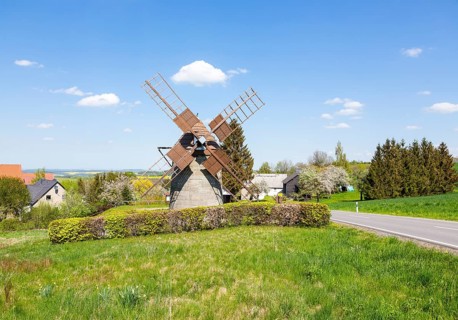 Turmholländer windmill in Reichstädt, small and highest windmill in Saxony, Dippoldiswalde, Saxony,
