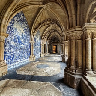 The Gothic cloister of Porto Cathedral was decorated with blue and white azulejos tiles, Sé do