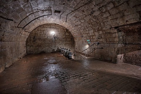 Historic rock cellar, beer cellar of an inn, built in the 17th century, market square, Lauf an der