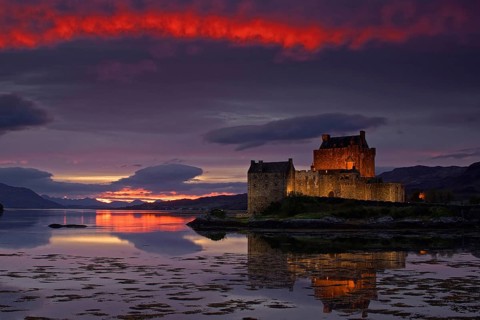 Castle Eilean Donan in Scotland, evening mood, sunset, Scotland, United Kingdom