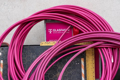 Construction site for the fibre-optic network Telekom expansion, construction work, on Alfredstraße