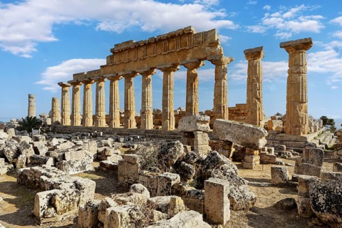 Dorian Peripteros Temple C, 550 BC, presumably dedicated to Apollo, partly rebuilt in 1925,