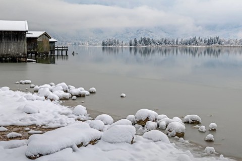 Snow, lake, wooden huts, trees, reflection, clouds, onset of winter, Kochel, Alpine foothills,