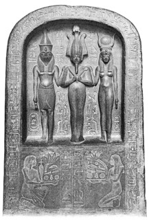 Osiris, flanked by Horus Isis, ancient Egyptian religion