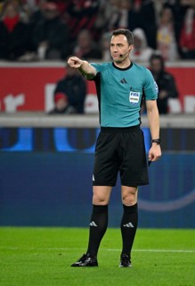 Referee Referee Felix Zwayer Gesture Gesture MHPArena, MHP Arena Stuttgart, Baden-Württemberg,