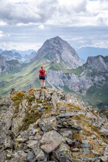 Hiker on the Carnic High Trail, ascent to the Raudenspitze, Carnic Main Ridge, Carnic Alps,