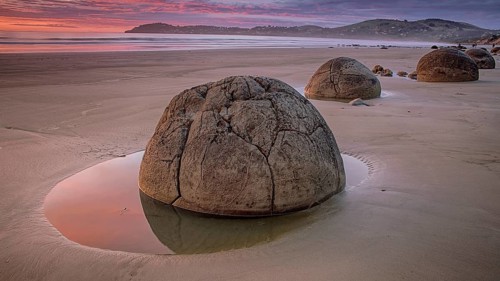 New Zealand, South Island, Moeraki Blders, stone balls, beach, sea, cloud atmosphere, sunset, New