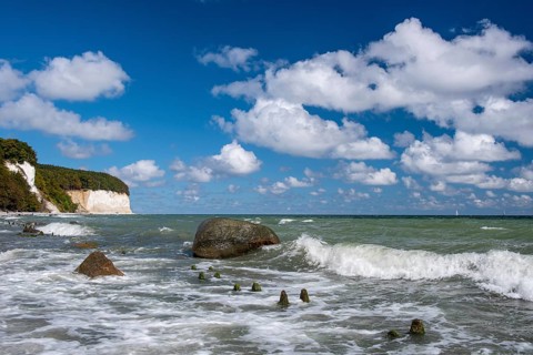 View of chalk cliffs in Jasmund National Park on Rügen, Sassnitz, Rügen, Mecklenburg-Western