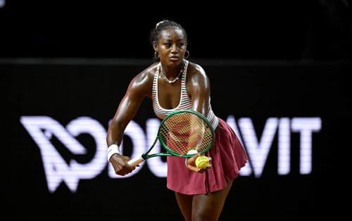 Action serve Alycia Parks USA woman woman Porsche Tennis Grand Prix Porsche Arena, Stuttgart,