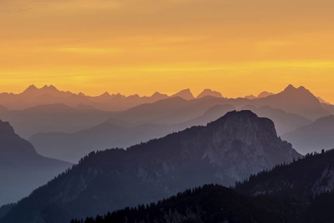 View at sunset from the summit of Zwiesel to the Chiemgau Alps with the Hörndlwand and to
