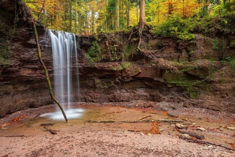 The front waterfall of the Hörschbach in autumn, Hörschbachtal, Hörschbachschlucht,