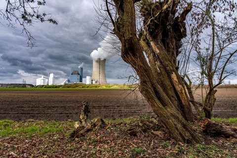 The UNIPER Datteln 4 coal-fired power plant, power plant block and cooling tower, fields, old