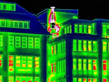 Thermal image or thermography, symbolic photo, interpolated. The photo shows areas of heat loss in