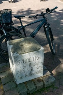 Rhine promenade in Rees, historical kilometre stone, milestone, signpost, Rhine kilometre, North