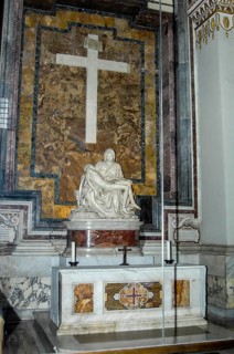 View of niche small side aisle in title Basilica maior San Pietro Papal Basilica St Peter's