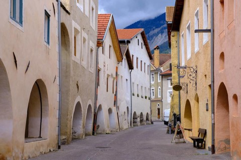 Laubengasse, Glurns, Vinschgau, South Tyrol, Italy