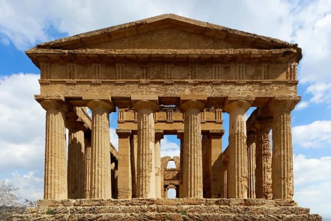 Temple of Concordia, Tempio della Concordia, 440430 BC, Doric style, 6 columns on the narrow sides