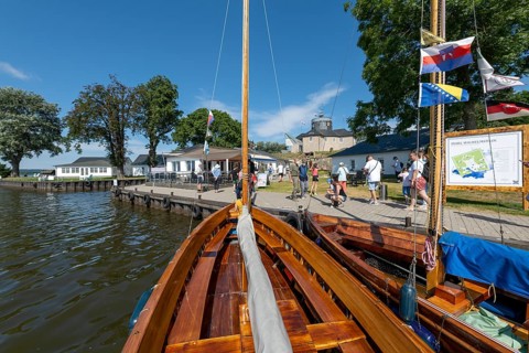 Emigrants laid out on the Wilhelmstein Steinhuder Meer Germany