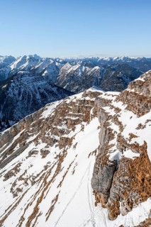View of snow-covered mountain peaks, mountain panorama, summit of Schafreuter in winter, Karwendel,