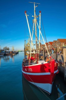 The harbour of Neuharlingersiel, East Frisia, Lower Saxony, fishing boats, fishing cutter,