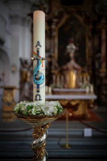 Interior photo, Easter candle, altar, Our Lady Cathedral, also collegiate church, Lindau, Bavaria,