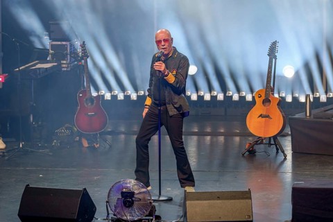 Toni Krahl and the Kinx from Prenzlauer Berg live on The same was the tour in Berlin's