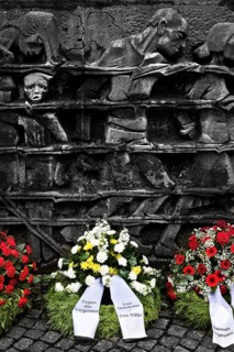 Bittermark memorial, memorial site, detail with wreath of flowers for the memorial service on Good