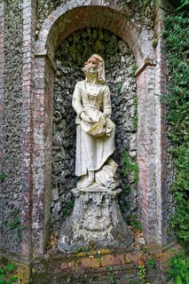 Old woman, farmer sowing seeds, allegory of the simple life, niche figure, rococo, park or garden