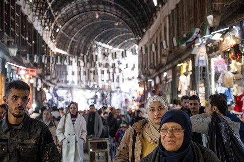 Damascus, Syria. December 7th 2025. Souk al Hamidiyeh busy with crowds of Syrian people shopping in